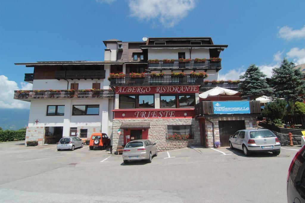 Albergo Trieste Tambre dʼAlpago المظهر الخارجي الصورة