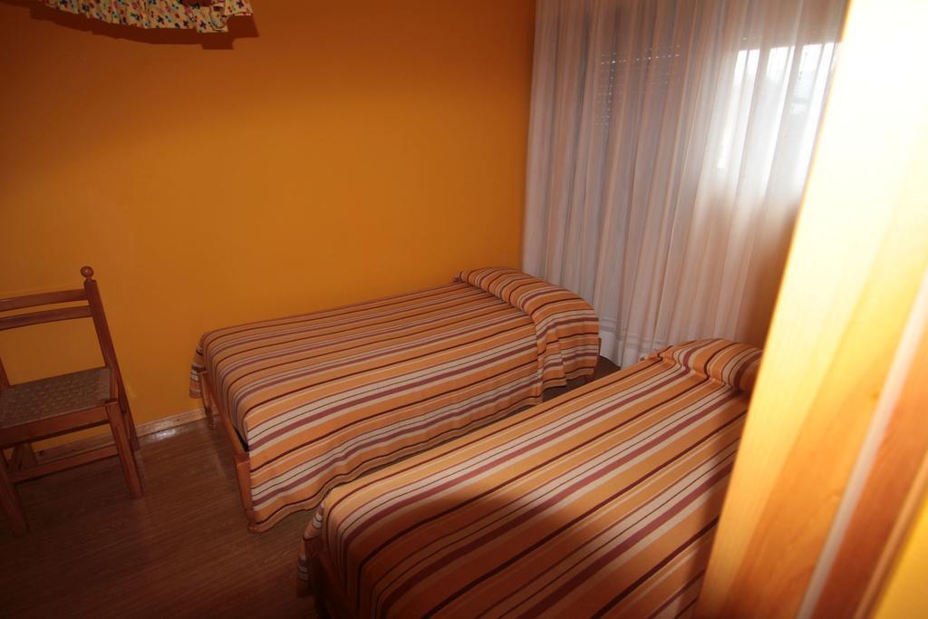 Albergo Trieste Tambre dʼAlpago الغرفة الصورة