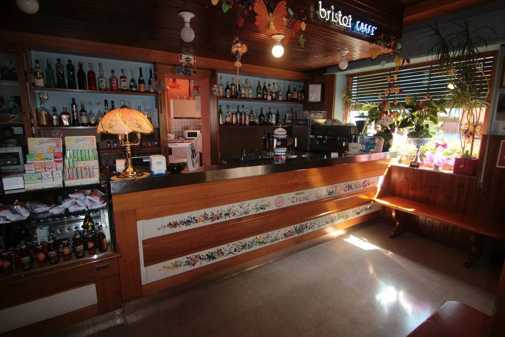 Albergo Trieste Tambre dʼAlpago المظهر الخارجي الصورة
