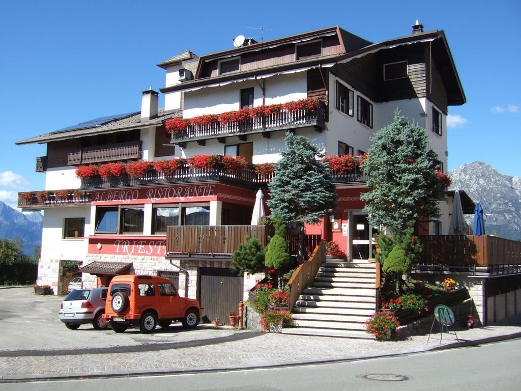 Albergo Trieste Tambre dʼAlpago المظهر الخارجي الصورة